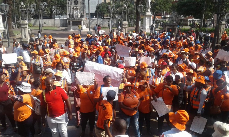 solid-waste-workers-demand-permanent-jobs-in-durban-groundup